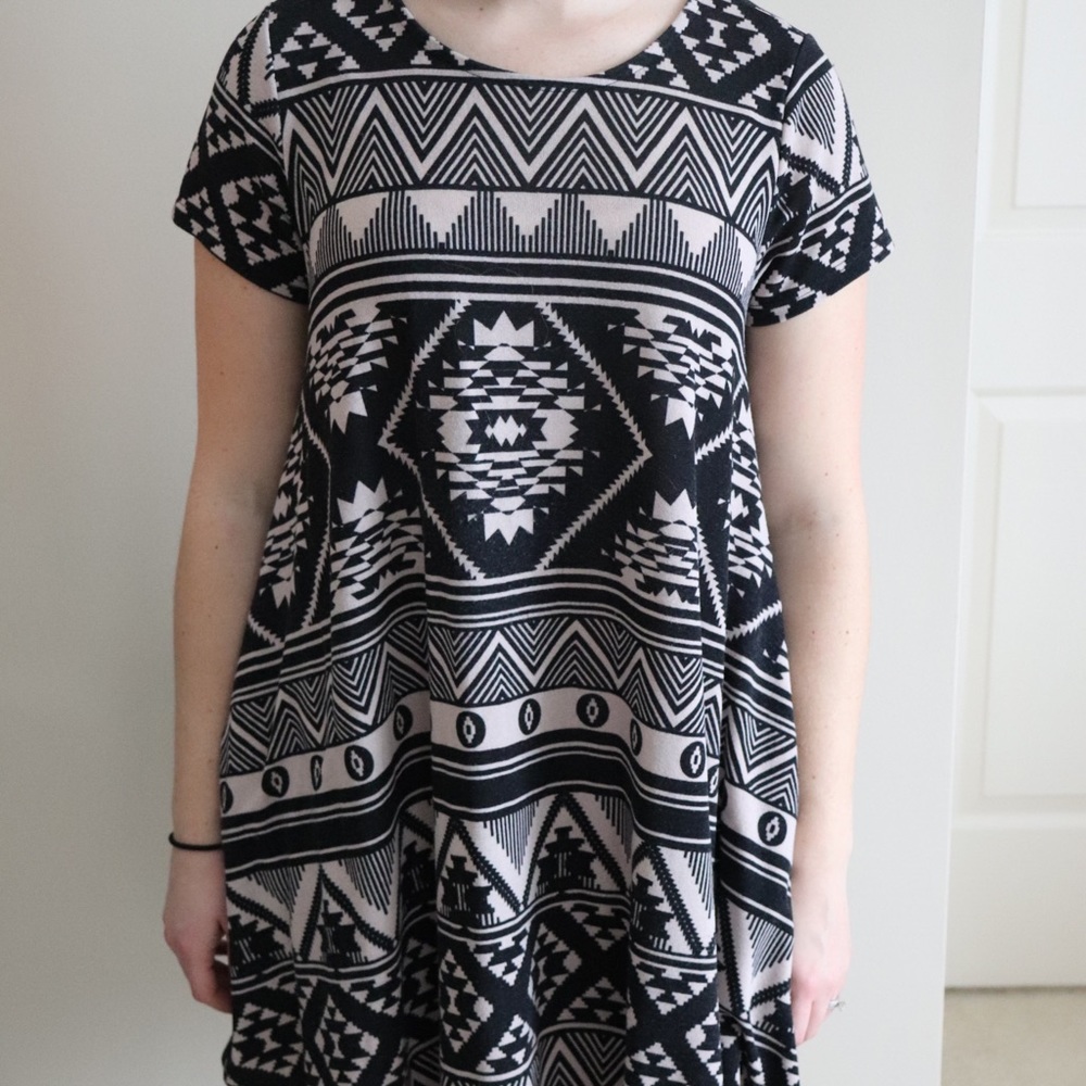 Aztec pocket dress - Picture 2 of 3